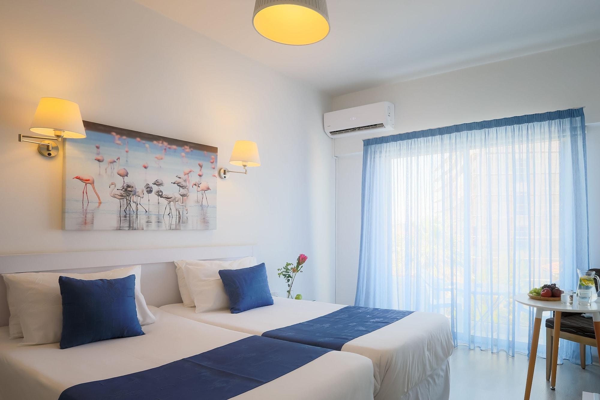 Mikes Kanarium City Hotel Larnaca Esterno foto