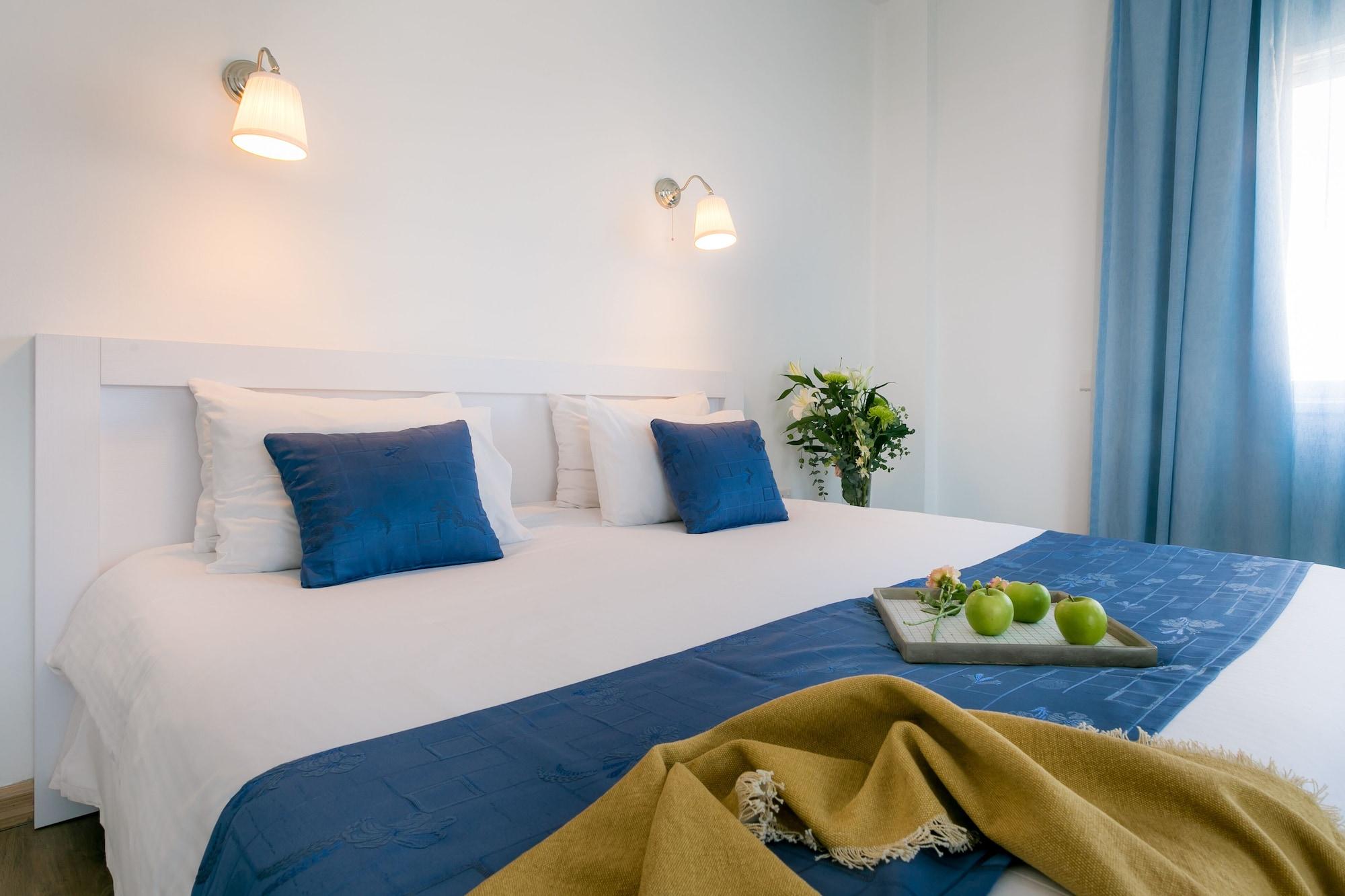 Mikes Kanarium City Hotel Larnaca Esterno foto