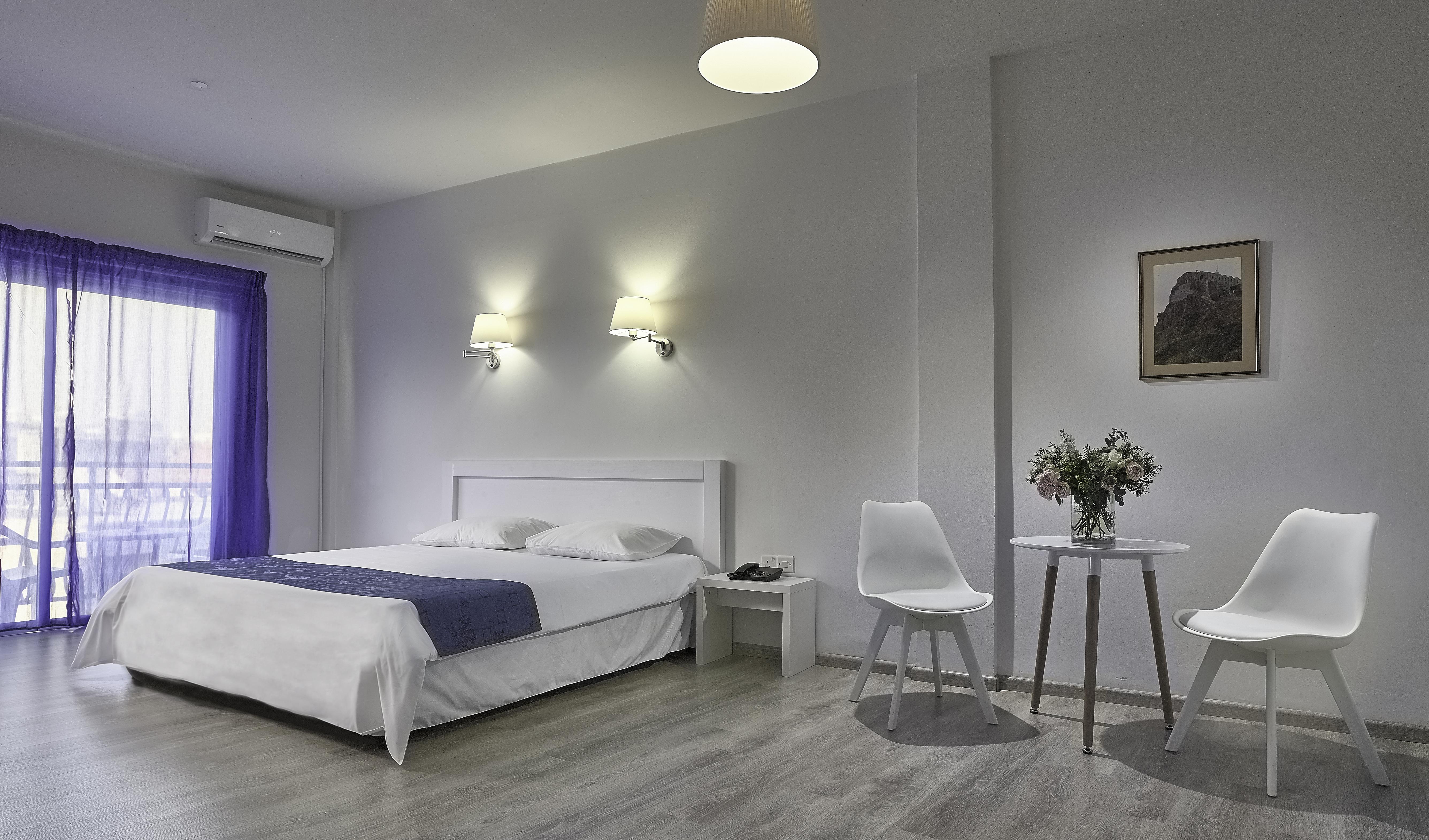 Mikes Kanarium City Hotel Larnaca Esterno foto